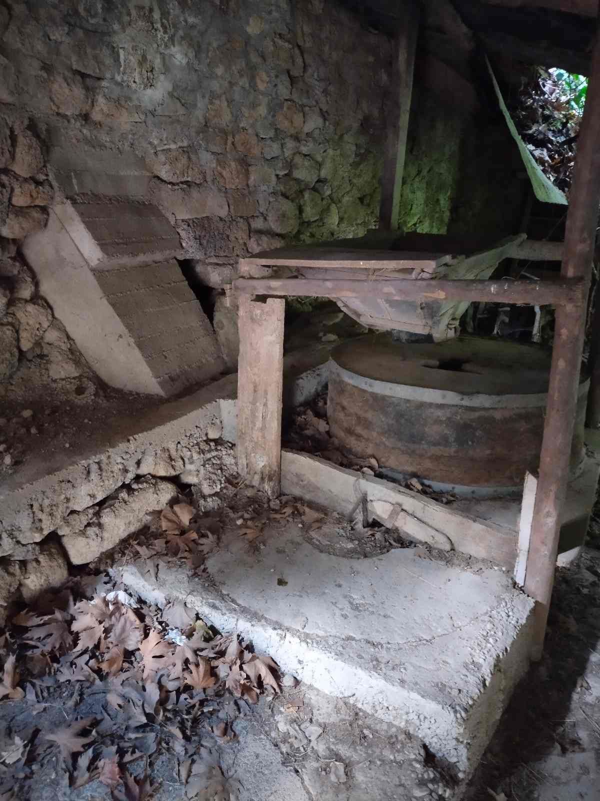 Μύλος - Εβροστίνα