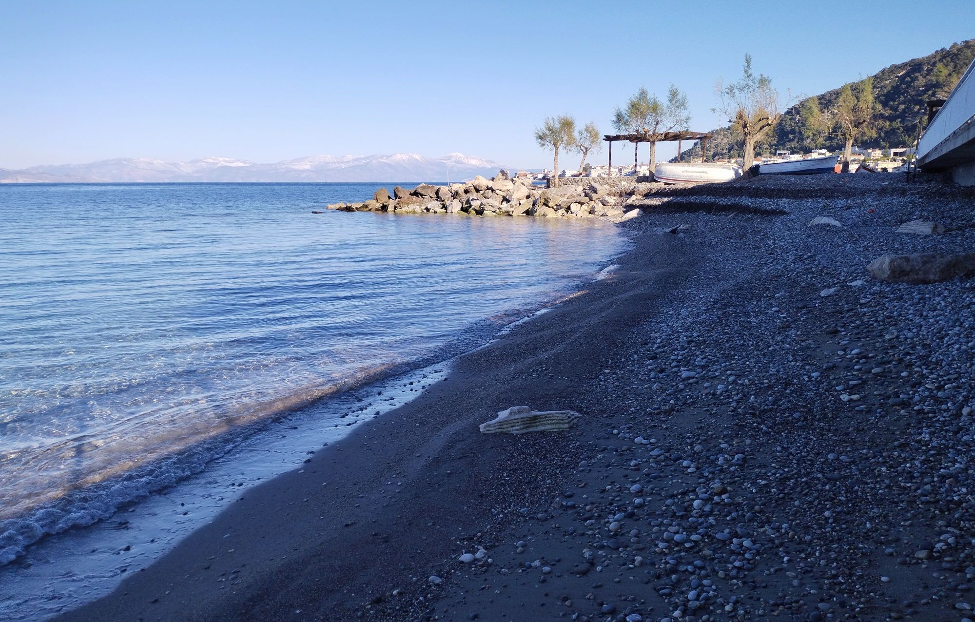 Der Strand Agia Triada
