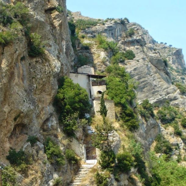Das Kloster Agios Konstantinos