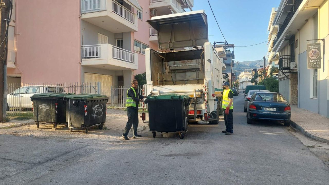 Συνεχίζονται οι εργασίες καθαρισμού και απολύμανσης των κάδων απορριμμάτων στο Ξυλόκαστρο