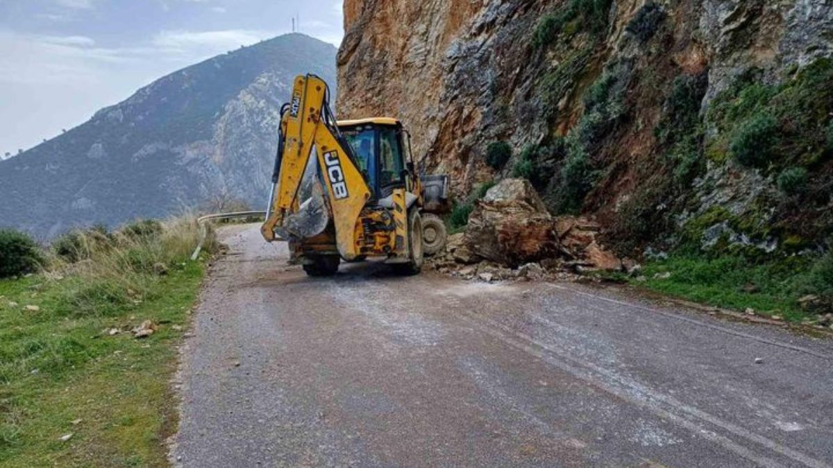 Διακοπή της κυκλοφορίας στην οδό Άνω Λουτρό - Καρφιώτισσα - Βρυσούλες