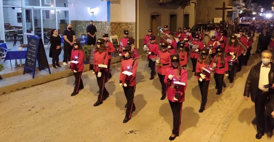 Περιφορά Επιταφίου σε Ξυλόκαστρο και Δερβένι