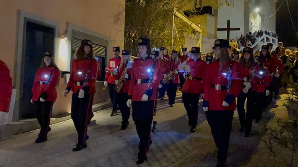 Περιφορά Επιταφίου σε Ξυλόκαστρο και Δερβένι