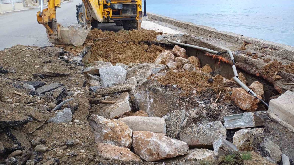 Συνεχίζει η διάβρωση των ακτών το καταστροφικό της έργο κατά μήκος του παραλιακού μετώπου του Δήμου Ξυλοκάστρου - Ευρωστίνης