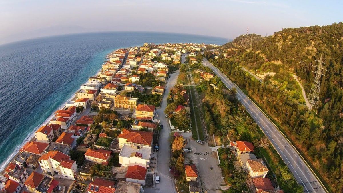 gargalianoionline.gr - Δερβένι: Το χωριό στην Πελοπόννησο όπου το κάθε σπίτι διαθέτει και την δική του παραλία!