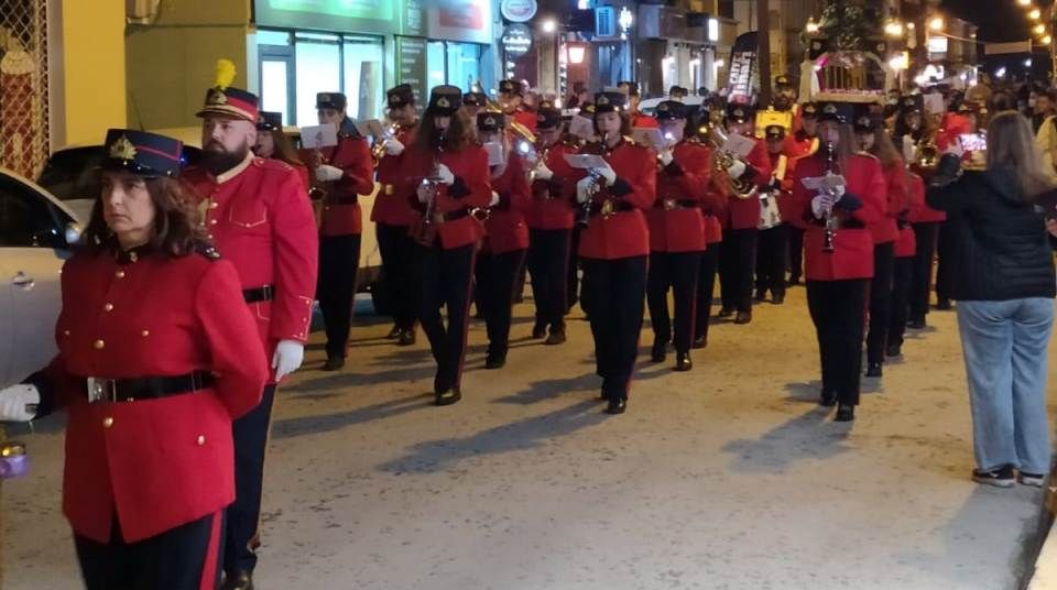 Περιφορά Επιταφίου σε Ξυλόκαστρο και Δερβένι